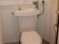 Vasque lave-mains adaptable sur WC WiCi Concept - Monsieur H (CH) - 2 sur 2 (après)
